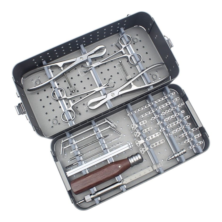 Loan Unit - Knight Benedikt 2.4mm Locking Compression Plating System